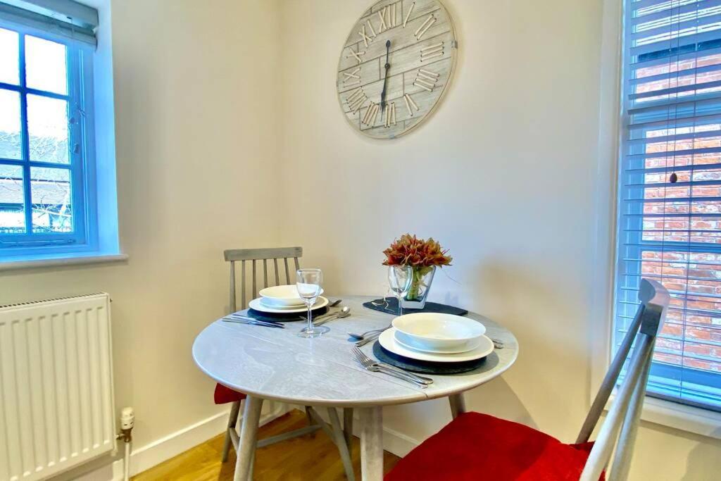 Tilly'S A Perfect Apartment In The Market Town Of เลดบรี ภายนอก รูปภาพ